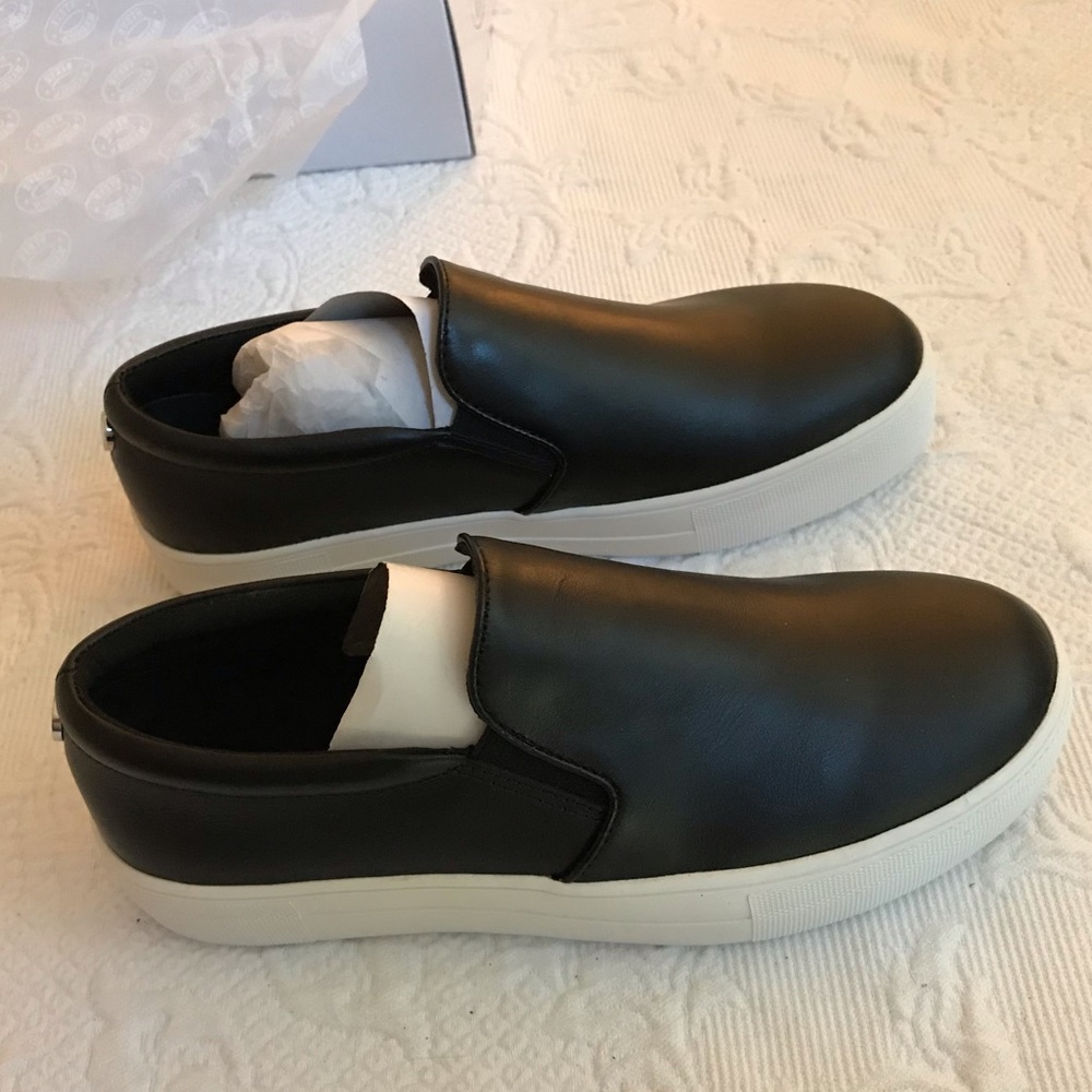 Steve Madden “Gills” black leather slip-ons 8